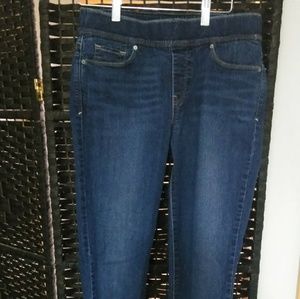 Womens pull on Levi jeggings